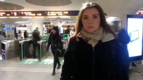 Magda Rasmusson i Stockholms tunnelbana.