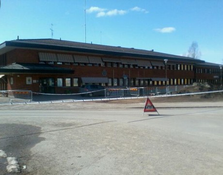 Polisstationen i Mora. Foto: Nordfront.