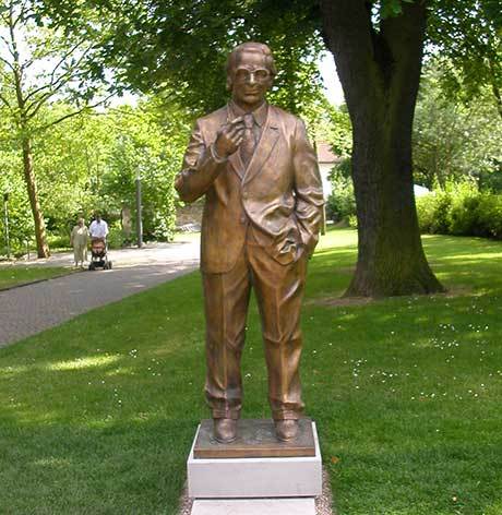 Staty som avbildar Konrad Zuse, Bad Hersfeld i Tysklad