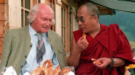 Heinrich Harrer och Dalai Lama under ett möte 1992.
