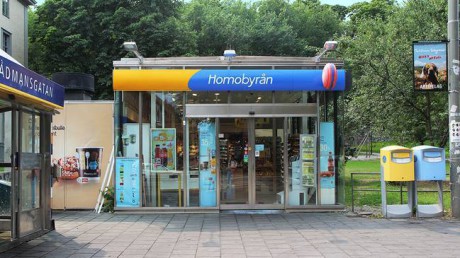 "Homobyrån" var en av namnkombinationerna som gick att se under Stockholm pride.