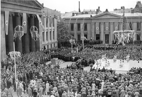 "Myten om Norge" handlade om hur hela befolkningen var mot nationalsocialisterna. Här en bild från Universitetsplassen i Oslo.