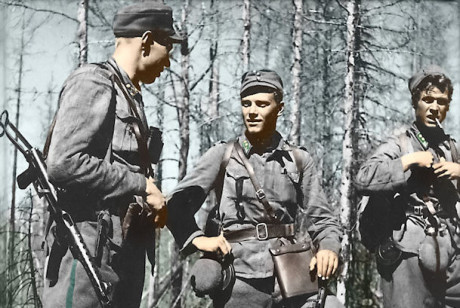 Törni med sin ställföreträdare Holger Pitkänen efter en framgångsrik strid sommaren 1944