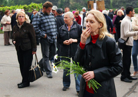Omkring 100 demonstranter tros ha dödats i Odessa.