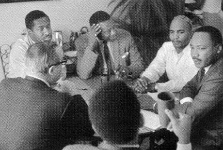 SCLC-möte 1966. Stanley Levison (t.v.) och Martin Luther King (t.h.).