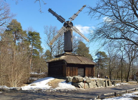 Främmestadskvarnen. Kvarnen kan dateras till 1750 men byggdes om år 1828. Den stod ursprungligen i Främmestads socken, Västergötland.