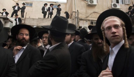Judar uppger sig vara allt mer utsatta i Europa, på bilden syns en ortodox variant.