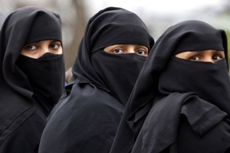 Burka, ett säkert klädesplagg för att undvika "missförstånd".