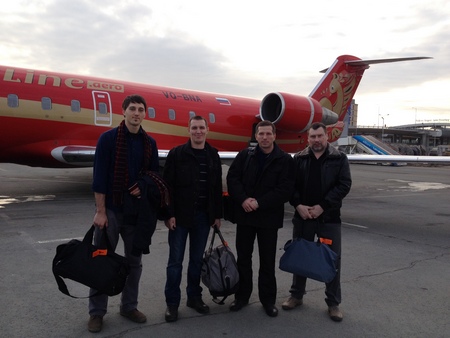 En rysk delegation i Simferopol i Krim, den 28 februari, 2014, dagen efter att Ryssland annekterat Krim-halvön.