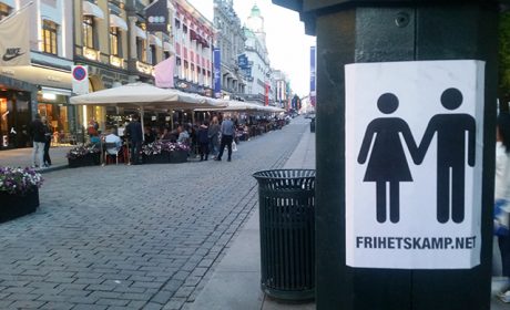Plakaten som NRK anser är "homofientliga". Bilden hämtad från den tidigare aktionen "Anti-Pride"-aktivisme i Oslo.