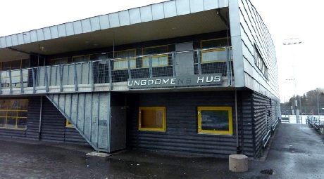 Ungdomens hus som ligger vid Rinkebyskolan där tre personer blev "oprovocerat" knivskurna. 